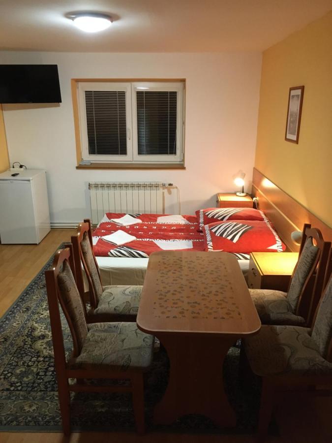 Chalupa Pod Lipami Terchova Bagian luar foto
